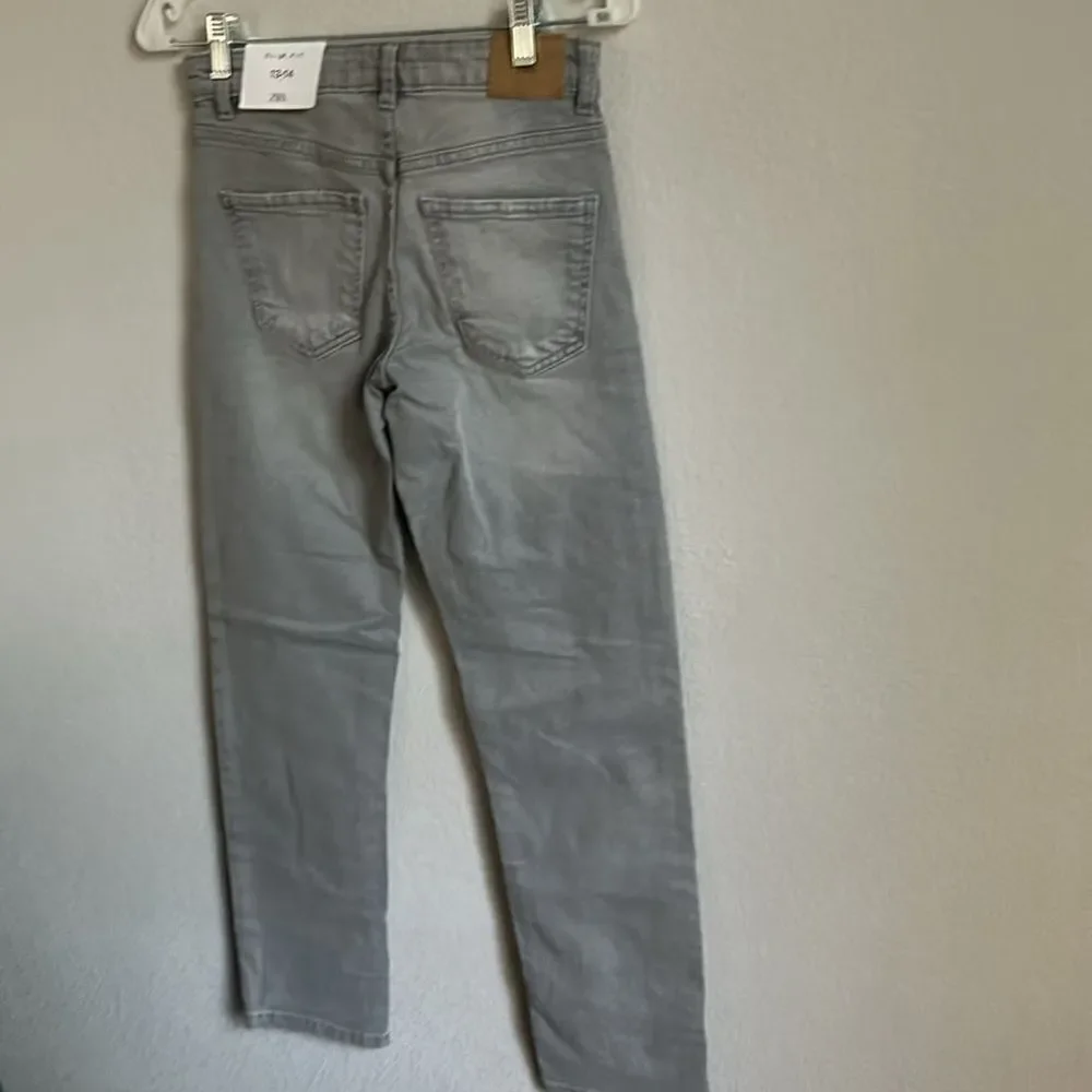 Zara Girls slim fit light gray color Sz 13-14 pants